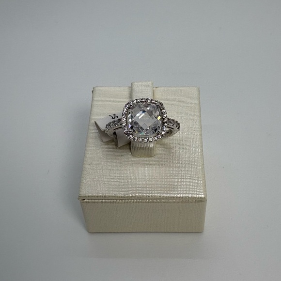Sterling Silver Cubic Zirconia Halo Engagement Ring (Brand New)